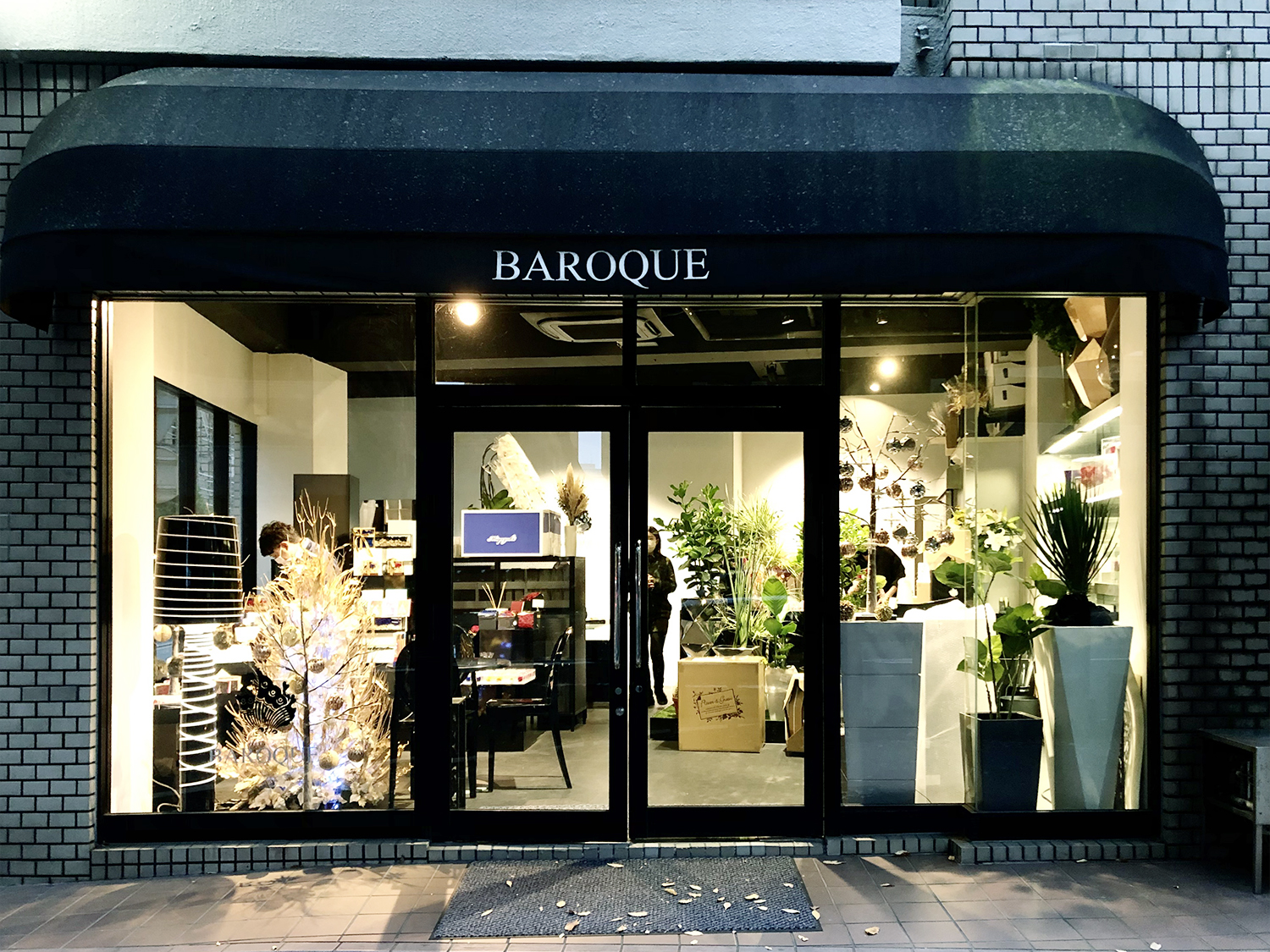 赤坂けやき通り散策 特別な日に特別な花を Baroque Retail Shop Muto ミュート 大人の好奇心を旅するwebマガジン